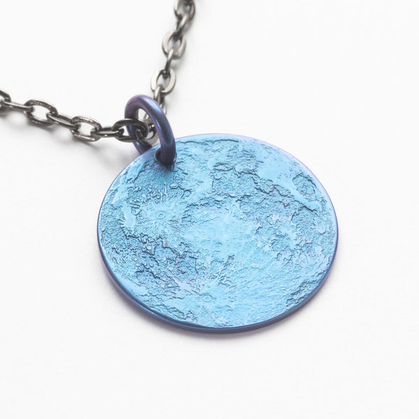 アクセサリー Blue Moon Blue Moon Necklace - 1 in / 26 mm Anodized Niobium Charm or