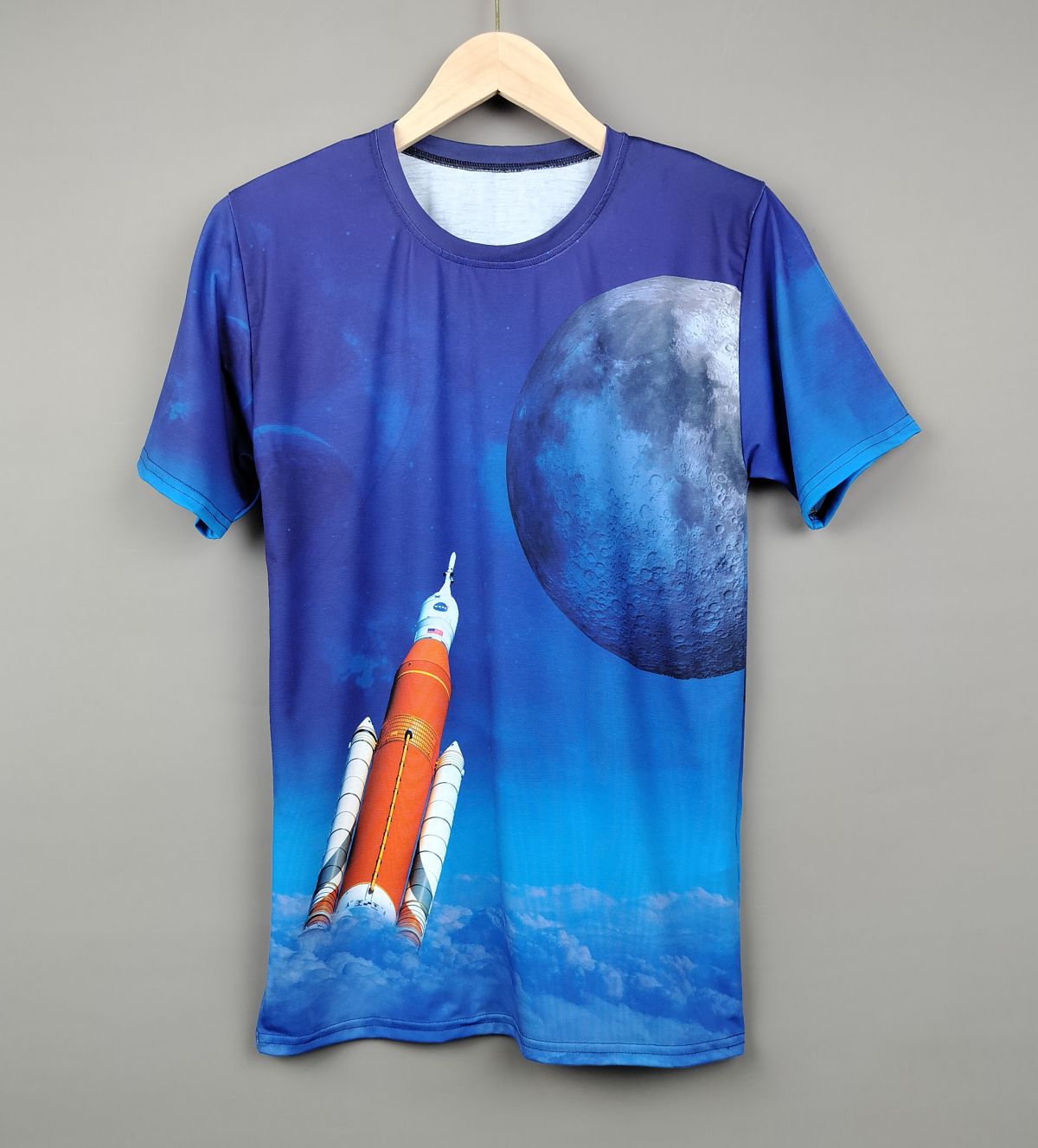 ARTEMIS SLS Rocket to the moon adult unisex t-shirt - The Space Store