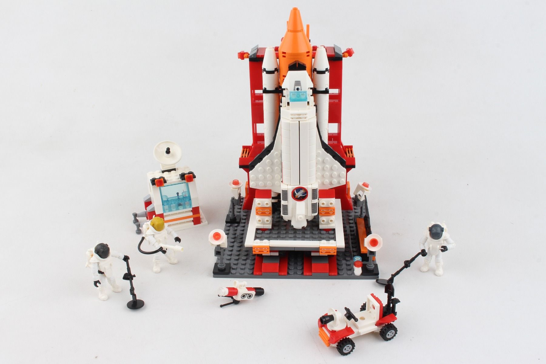SPACE ADVENTURE ROCKET LAUNCH CENTER CONSTRUCTION TOY - The Space Store